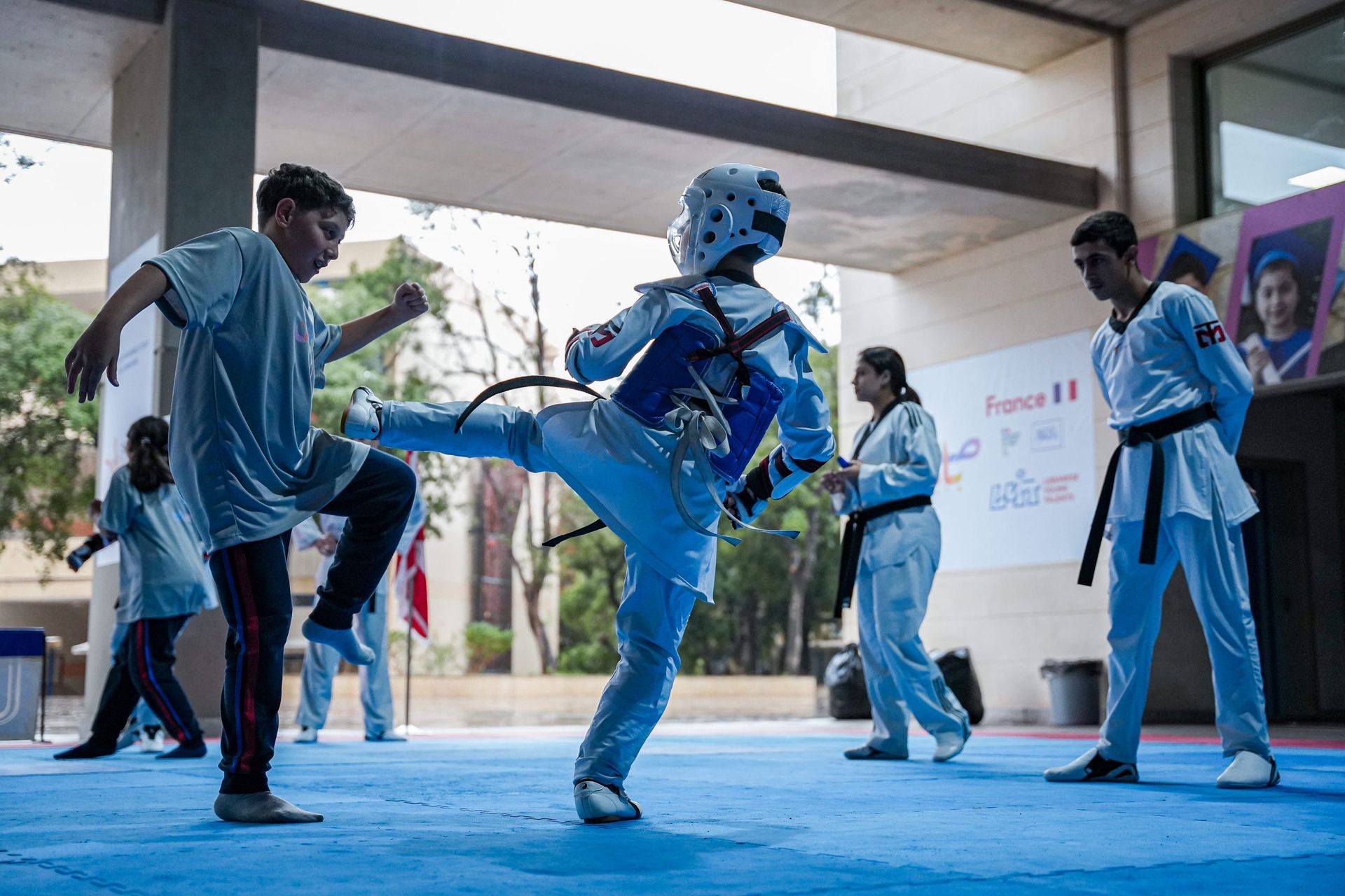 Lebanese Young Talents · Sahtak Bi Idak national campaign